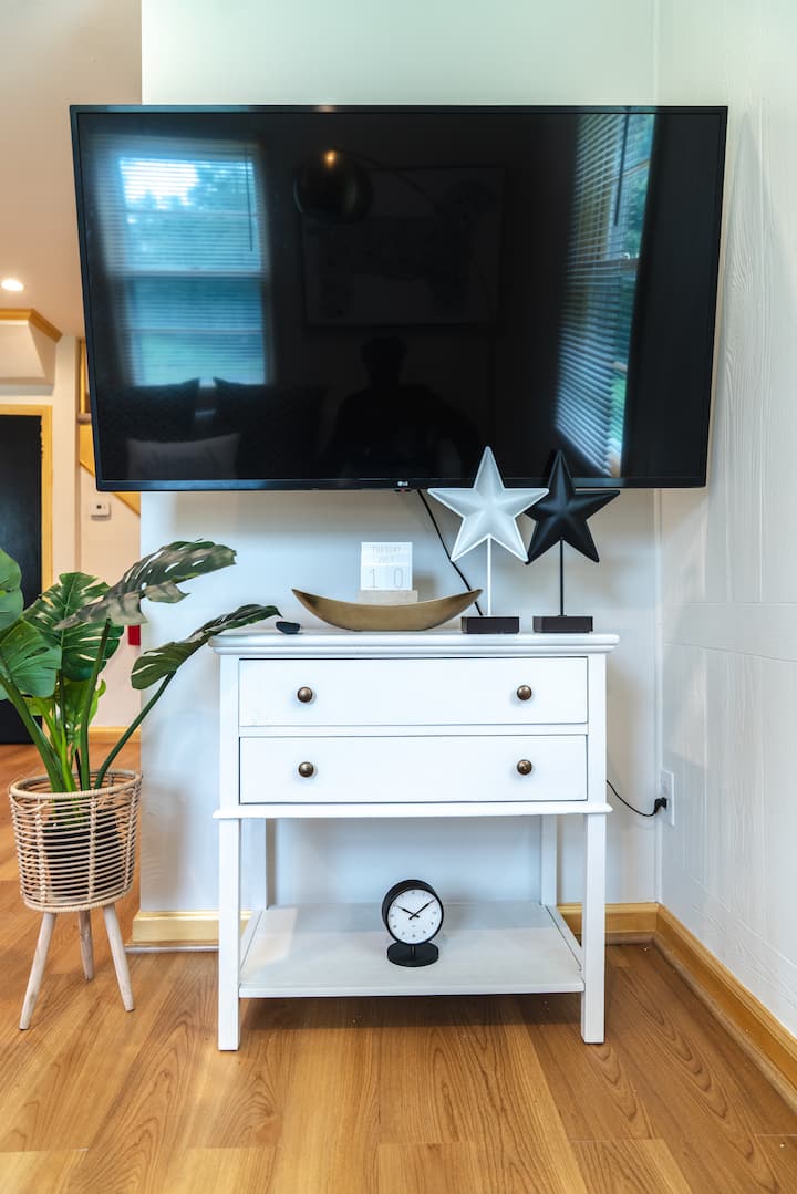 b6f543a4-d5d9-478f-9229-0d6d456b43e1