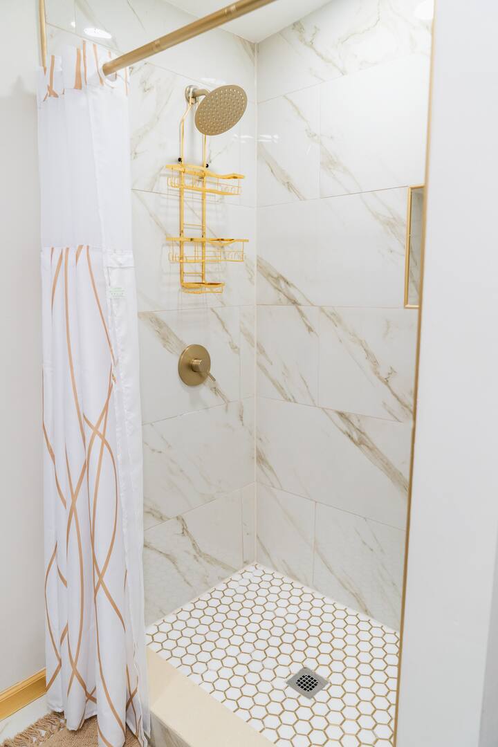 f5933e7e-9b28-41bf-891b-8532f14514c7